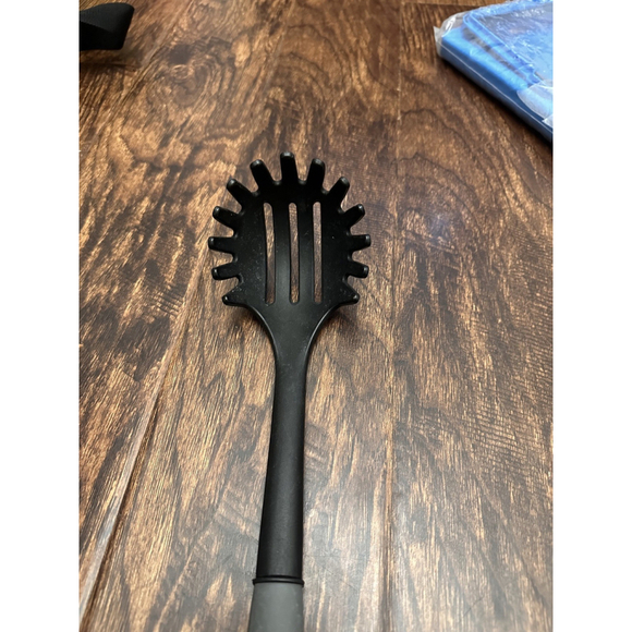 Crofton Pasta Server, Nylon Material, Safe for Non,Stick Cookware, - Picture 2 of 5